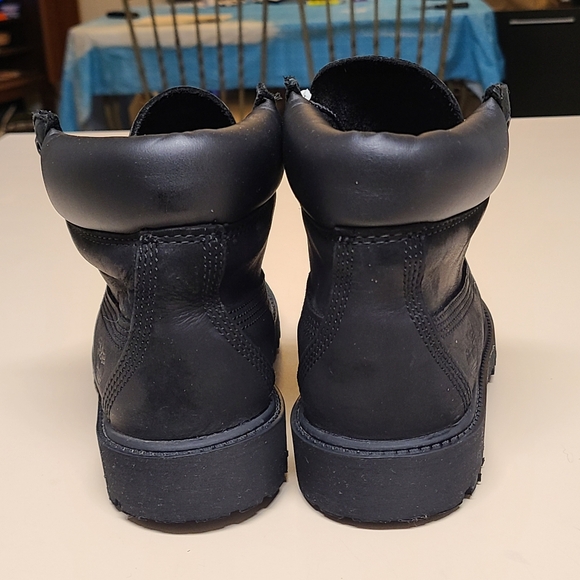 Timberland classic 6" boot size 2 - Picture 6 of 9